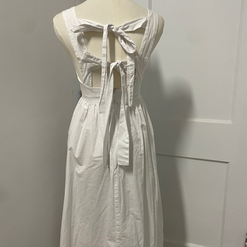 Elegant White Sleeveless Dress XS - Picture 3 of 4